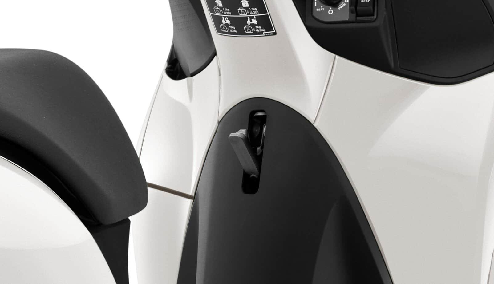 Sh mode 125 — Móc treo đồ có thể xếp gọn
