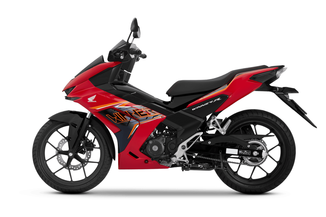 WINNER R — Tiêu Chuẩn — 2026 — màu Đỏ Đen, góc nhìn 3